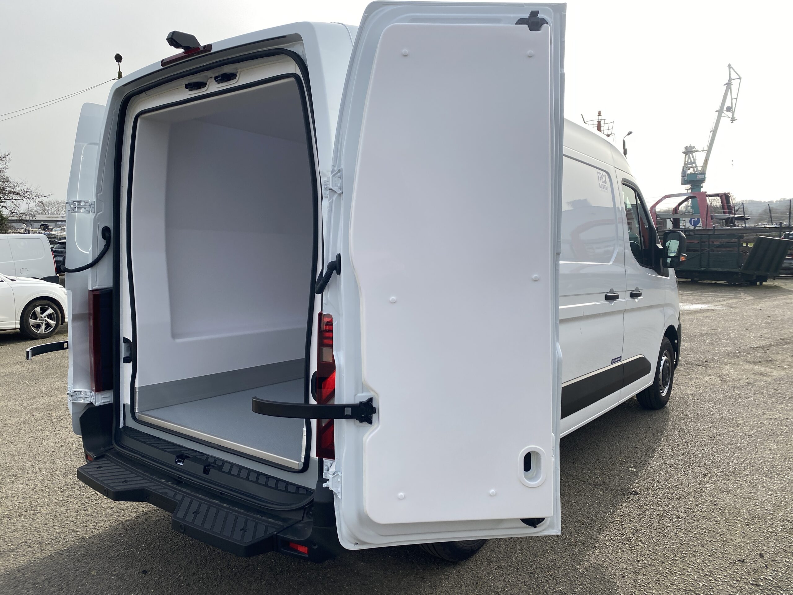 Renault Master 4 fourgon L2H2 frigorifique – Image 10